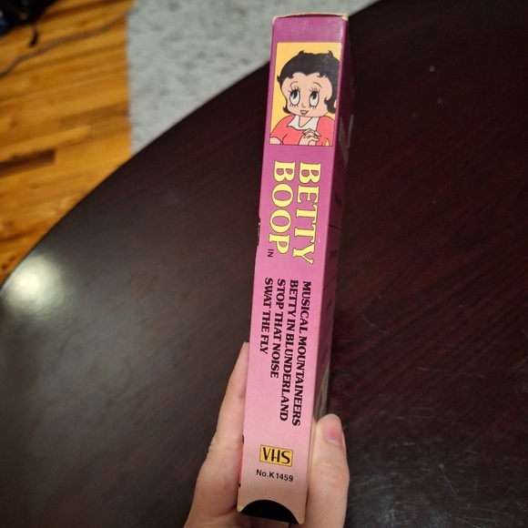 Betty Boop VHS Tape - Picture 4 of 5